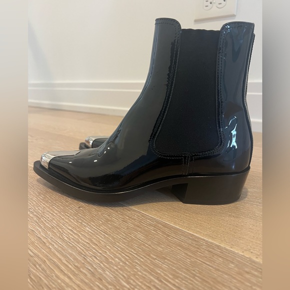 ALEXANDER MCQUEEN Alexander Mcqueen
patent ankle boots - Picture 8 of 12